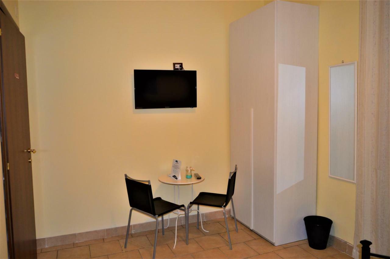 Twin Room Private External Bathroom